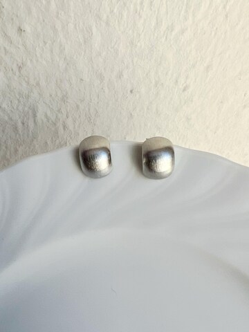 Kamakula Earrings 'Minimal Dome' in Silver