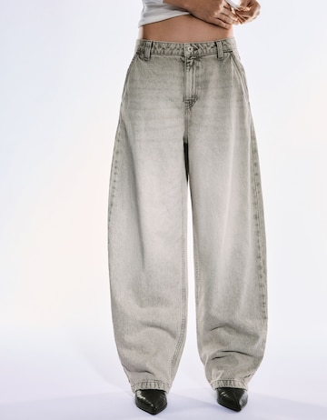 Bershka Baggy Farmer - szürke: elől