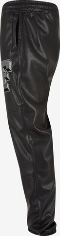 FUBU Tapered Broek 'FM224-038-1 College' in Zwart