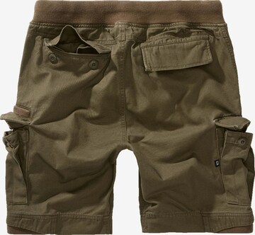 Brandit Regular Shorts 'Packham' in Grün