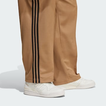 Loosefit Pantalon 'Adicolor Firebird' ADIDAS ORIGINALS en marron