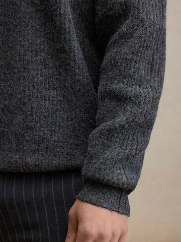 Pull-over 'Devin' DAN FOX APPAREL en gris