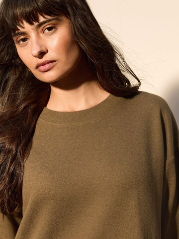 Rochie de la Next pe verde