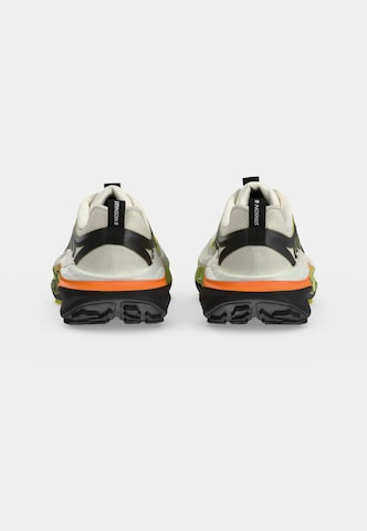 HOKA Juoksukengät 'Stinson 8' värissä valkoinen
