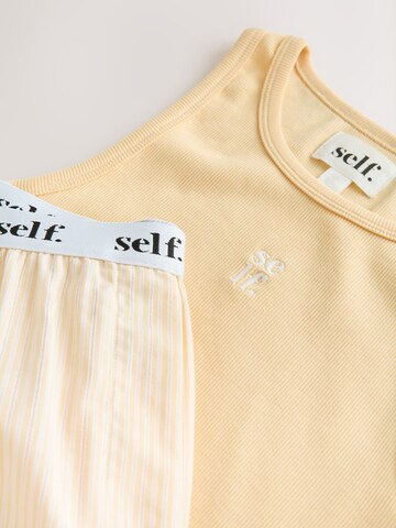 Shorty di self. in giallo
