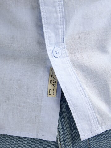 Petrol Industries Средняя посадка Рубашка в Синий