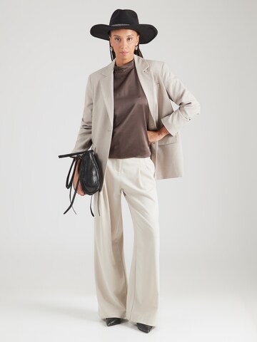 COMMA Pusero värissä ruskea