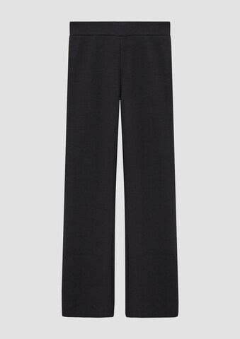 s.Oliver Regular Trousers in Black: front