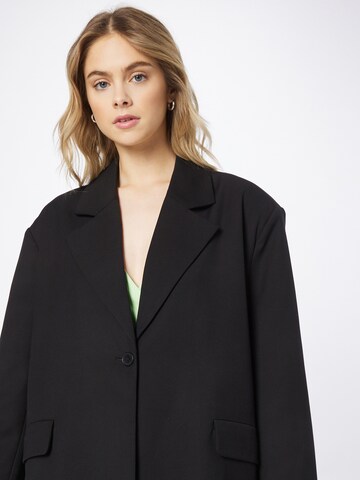 Oval Square Blazer in Black