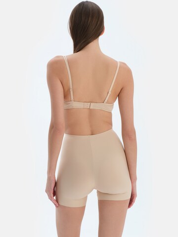 Pantaloni modellanti di Dagi in beige