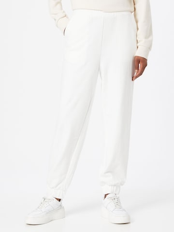 VILA Tapered Pants in White: front