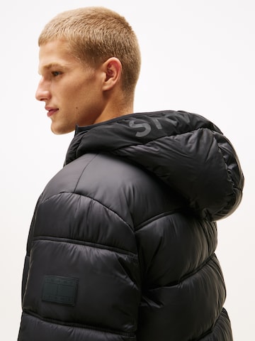 Tommy Jeans Between-season jacket in Black