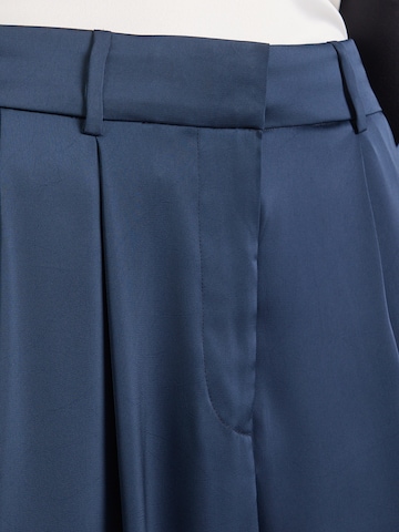 MICHAEL Michael Kors Zvonové kalhoty Kalhoty se sklady v pase – modrá