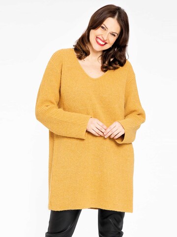 Yoek Oversized Sweater in Yellow: front