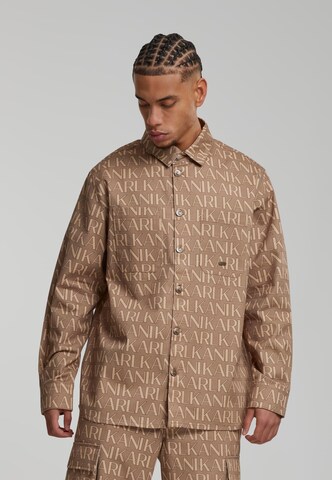 Karl Kani Comfort fit Button Up Shirt in Brown: front