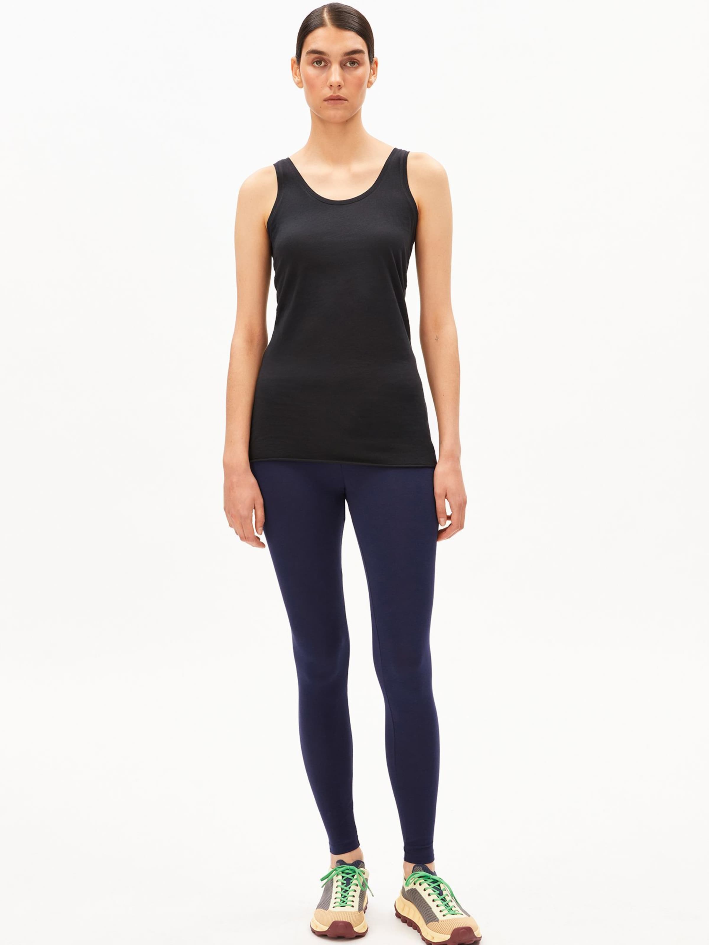 ARMEDANGELS Top in Zwart: voorkant