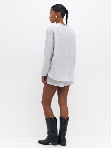 Pull&Bear Blouse in Grey