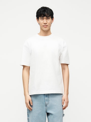 Tricou de la HOLLISTER pe alb: față