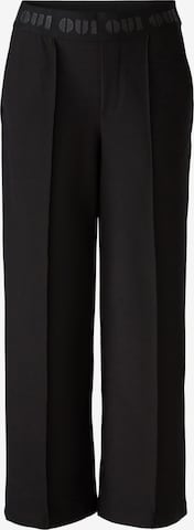 OUI Regular Pleat-Front Pants in Black: front