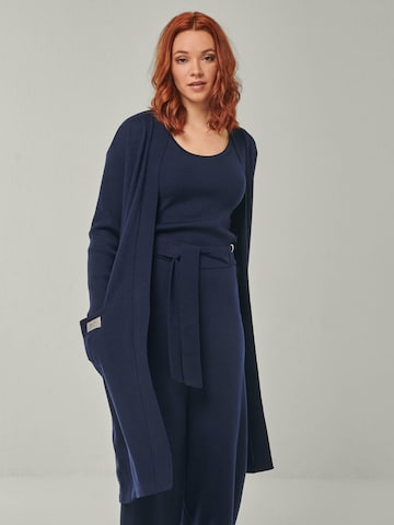 Abito da casa 'LOUNGEWEAR SET  - Cardigan Blossom & Top Blossom & Pants Bailey' di YOU LOOK PERFECT in blu