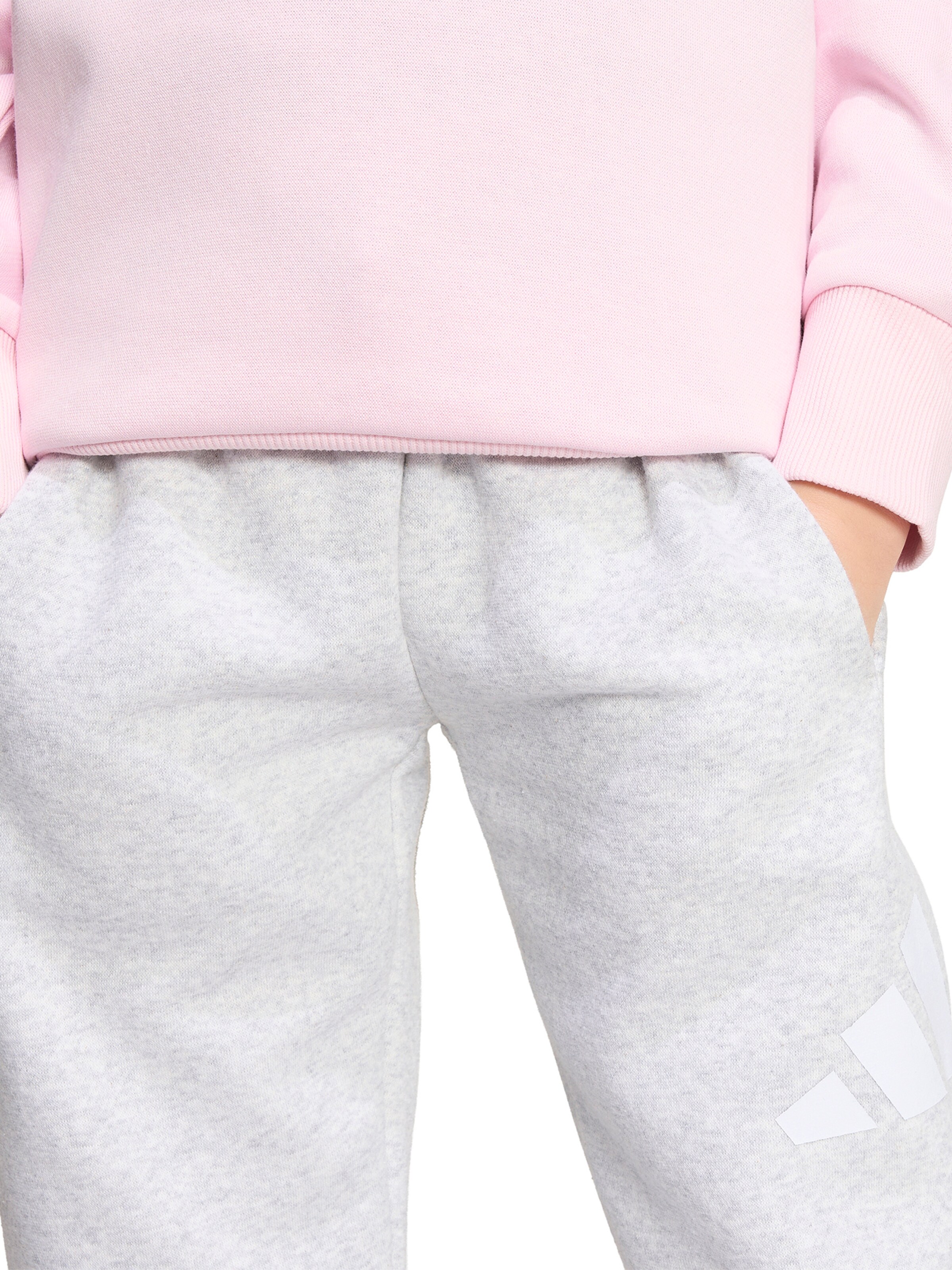 ADIDAS SPORTSWEAR Trainingspak 'Essentials' in Roze