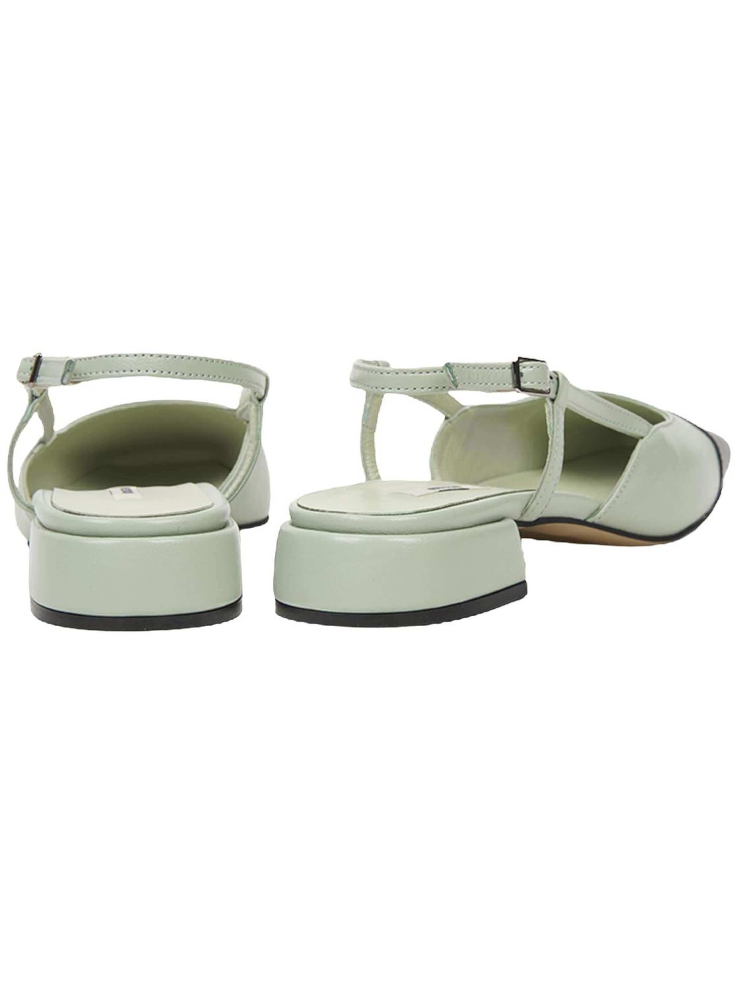 Desa Ballet Flats in Green
