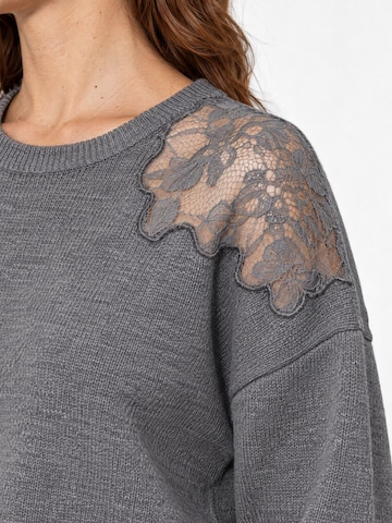 RYVAN Svetr 'Pullover' – šedá
