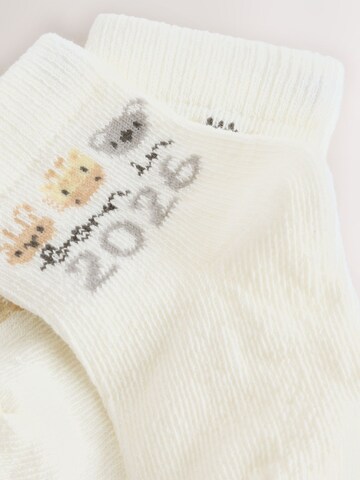 Next Sockor 'Born In 2026' i vit