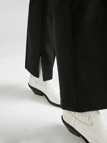 regular Pantaloni con piega frontale di IVY OAK in nero