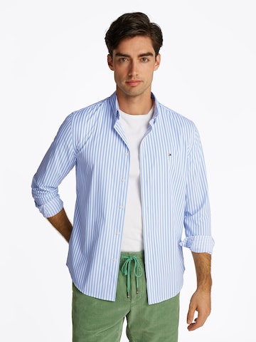 Coupe regular Chemise TOMMY HILFIGER en bleu : devant