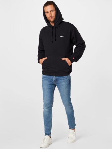 Bluză de molton 'Red Tab Sweats Hoodie' de la LEVI'S ® pe negru