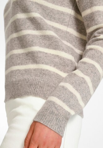 Peter Hahn Sweater in Grey