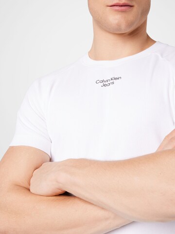 Regular T-Shirt Calvin Klein Jeans en blanc