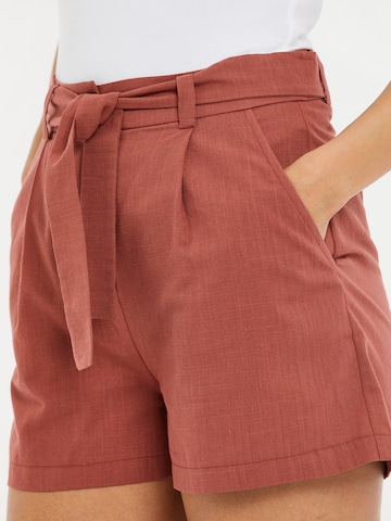 Threadbare Loose fit Pleat-Front Pants 'Lauren' in Red