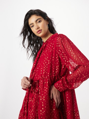 Robe Warehouse en rouge