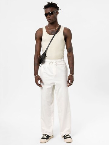 Loosefit Pantalon 'Gazania' VAMOS CLO en blanc