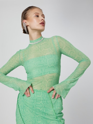 VIERVIER Shirt body 'Johanna' in Groen: voorkant