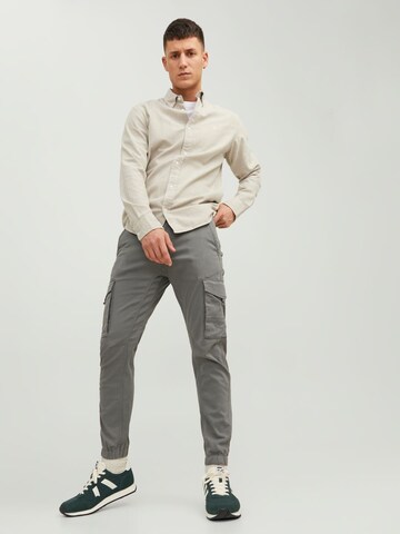 JACK & JONES Tapered Cargohose 'Paul Flake' in Grau