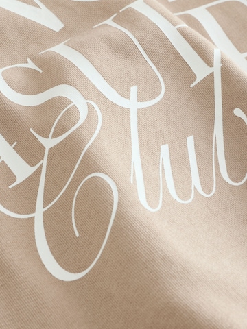 Next Set in Beige