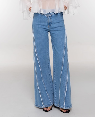 Wide leg Jeans di THE-ARE in blu: frontale
