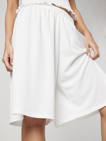 Bella x ABOUT YOU Wide leg Pants 'Robin' in White