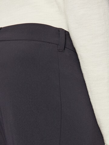 Coupe slim Pantalon outdoor 'HIKEOUT' JACK WOLFSKIN en noir