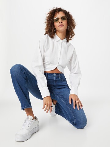 Coupe slim Jean Dawn en bleu