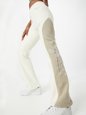 Flared Pantaloni 'KALMAR' di Pegador in beige