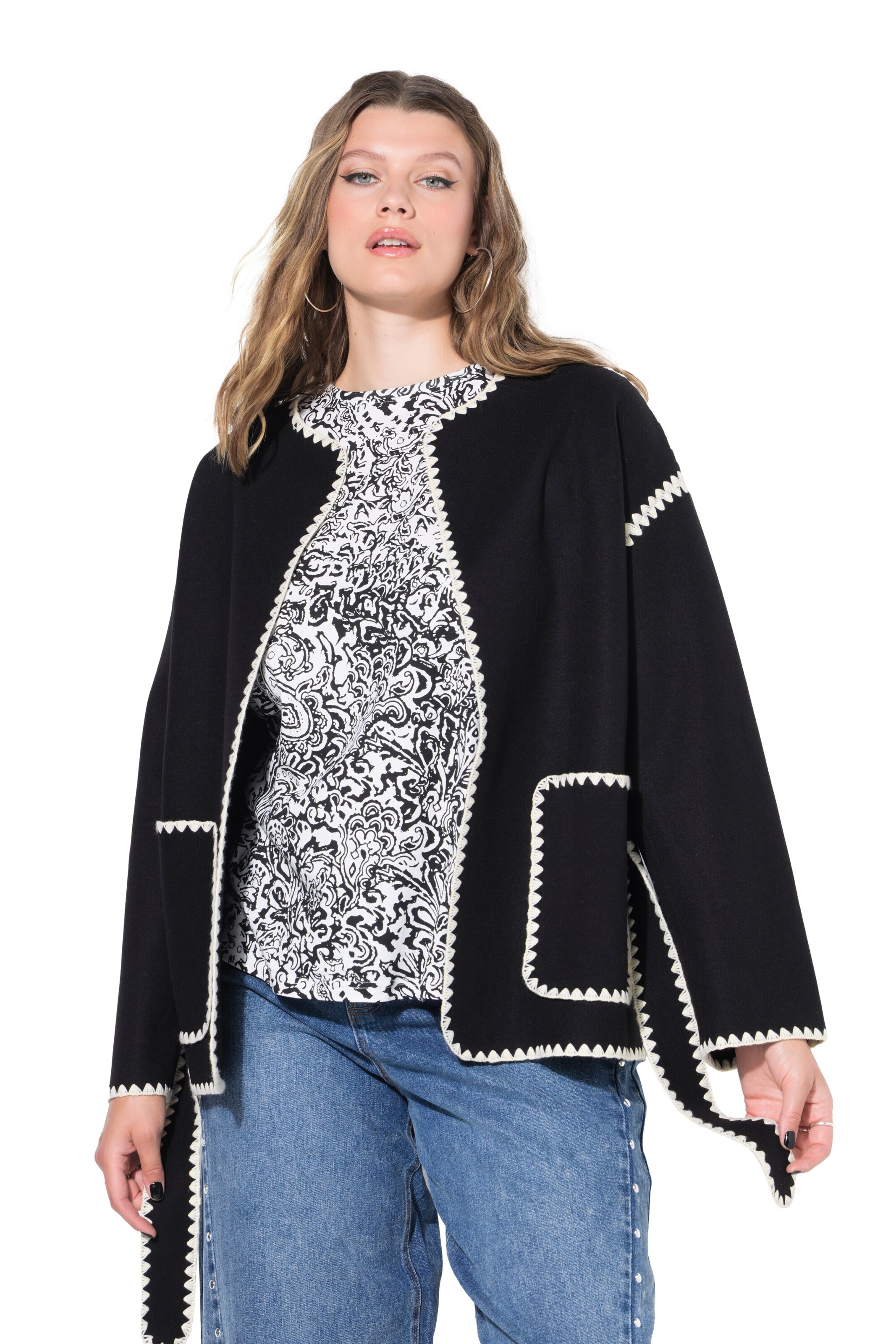 Studio Untold Tussenjas in Zwart: voorkant