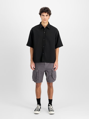 Loosefit Pantaloni di ALPHA INDUSTRIES in grigio