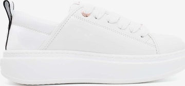 Alexander Smith Sneakers in White