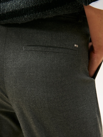 TOMMY HILFIGER Wide leg Παντελόνι πλισέ σε γκρι