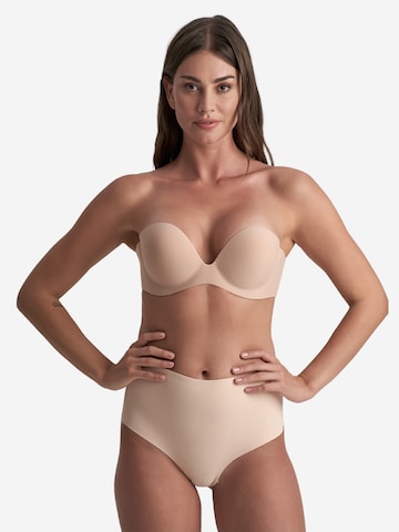 Slip scultant 'Low Back Mid Waist Thong' Bye Bra en beige : devant