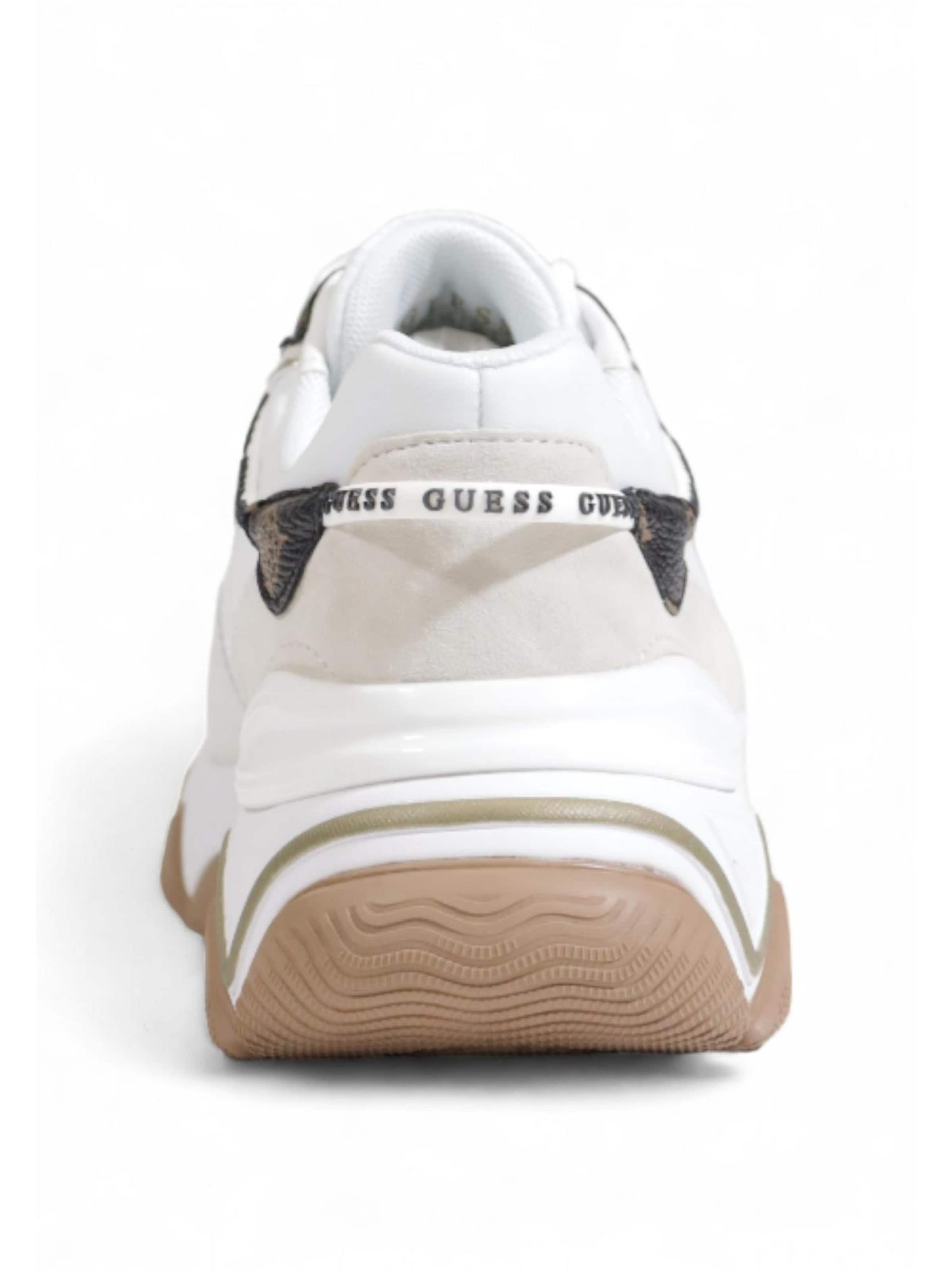 Sneaker bassa 'MICOLA FL7MIC FAL12' di GUESS in bianco